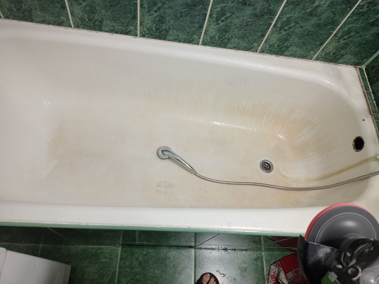 До реставрации: Пожелтевшая ванна